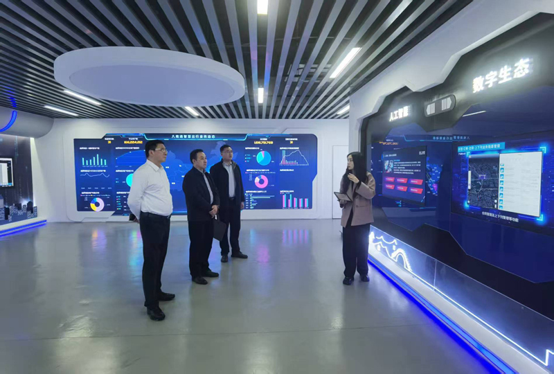 深化校企合作，促進(jìn)科技推廣——賀建鋒副校長帶隊(duì)赴八維通科技走訪調(diào)研